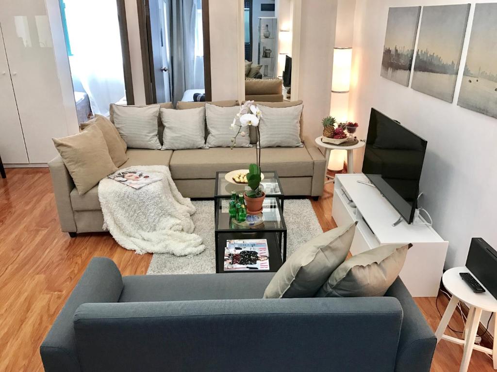 3 Bedrooms 8