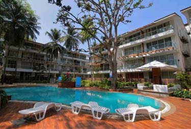 Exterior view with swimming pool at Aarju Luxurious Wave in Goa