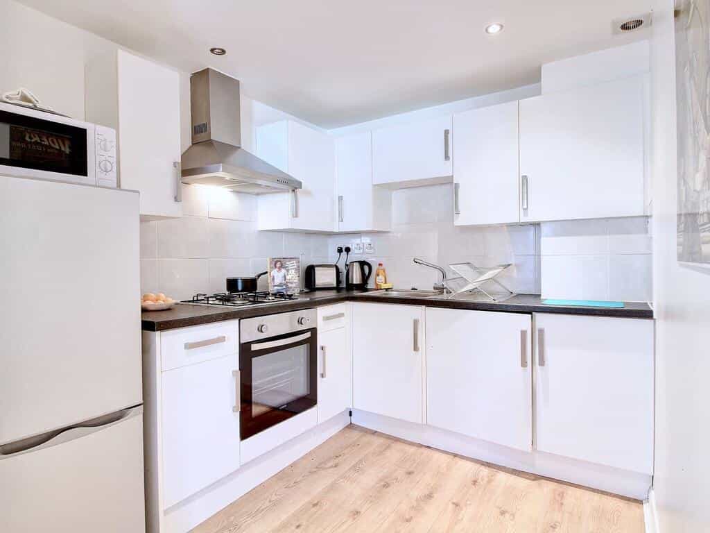 Alluring Apartment 6