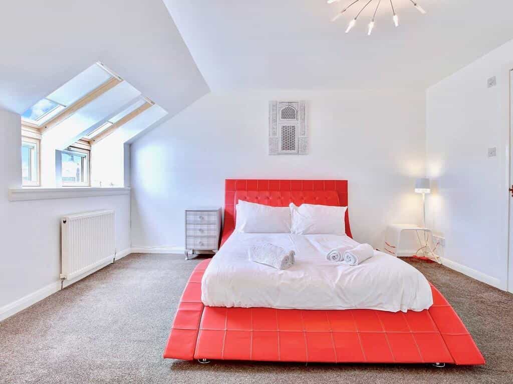Alluring Apartment 4