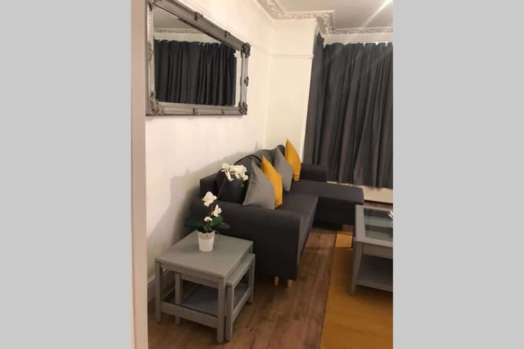 2 Bedroom 3