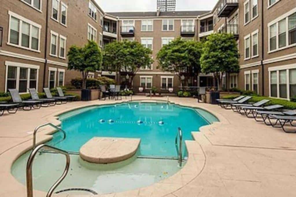 Heart Of Downtown Memphis! Sleeps 6! 