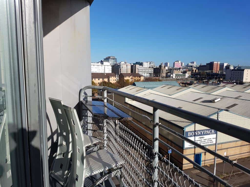 Glasgow's City Centre Refined 3 bedroom apartment