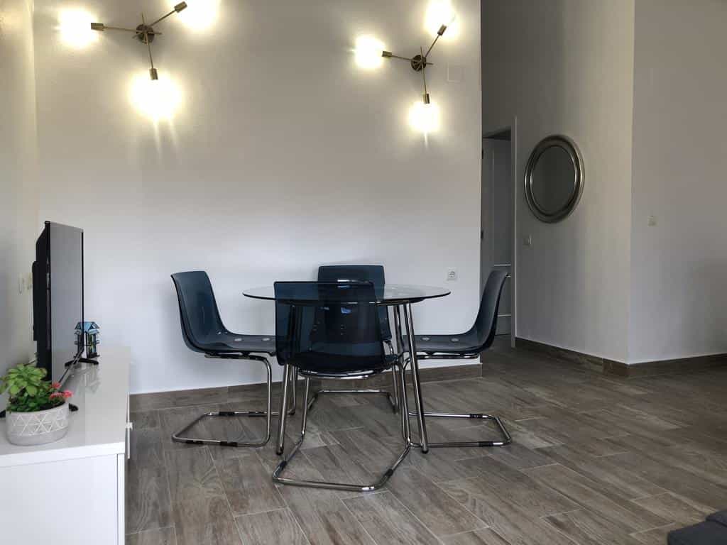 Apartment In 4