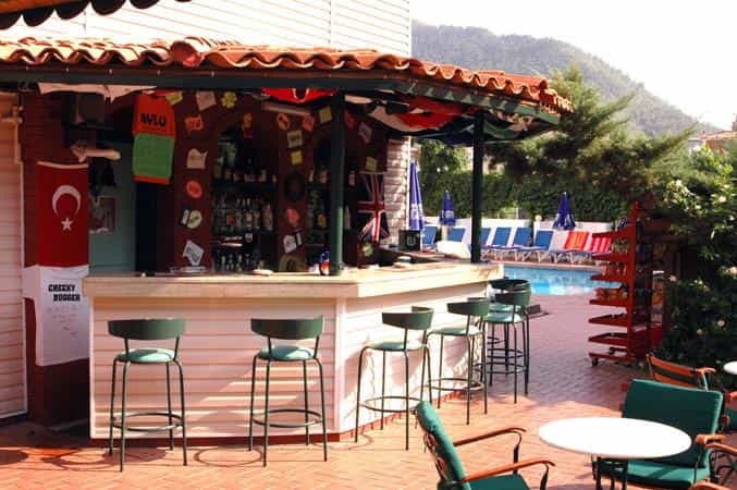 Courtyard 4 6