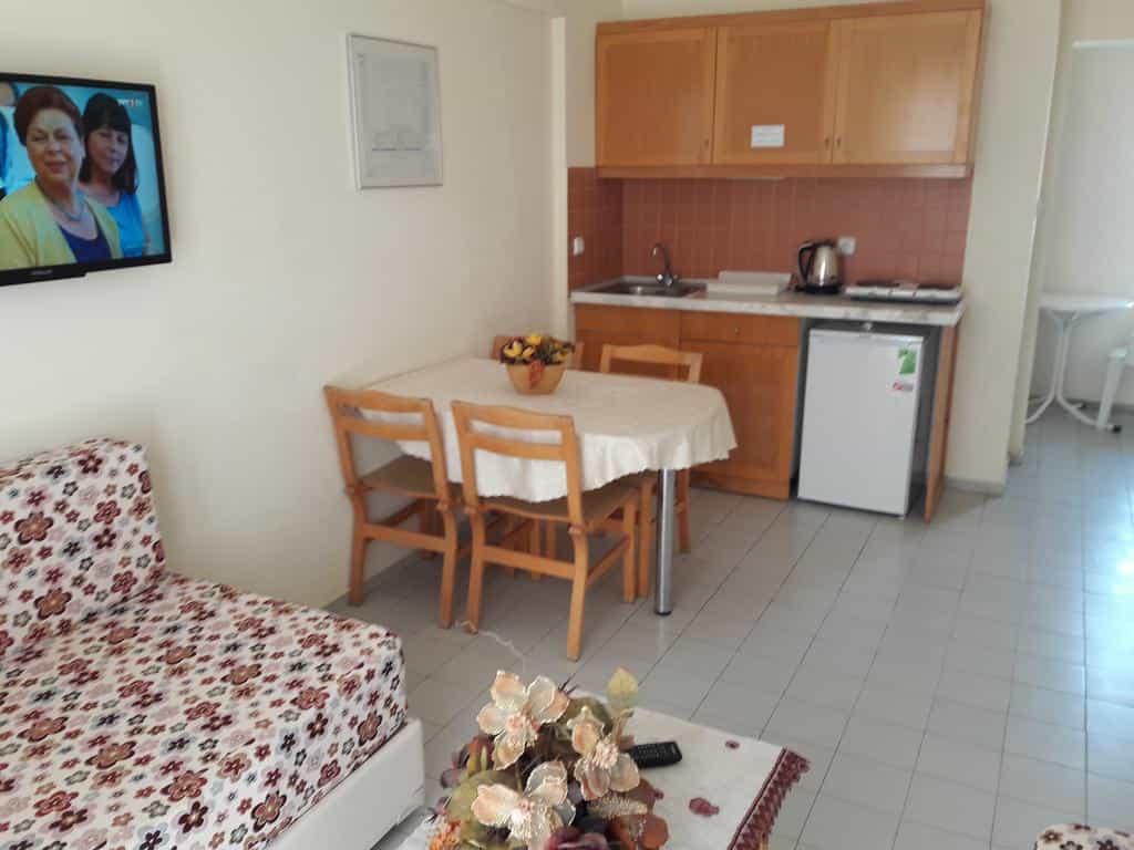 Courtyard 4 1