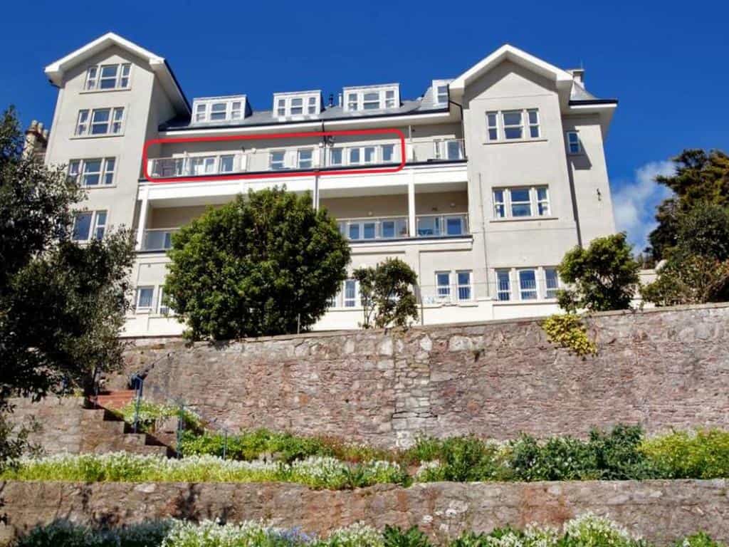 Beautiful Apartment in Torquay with Sea View