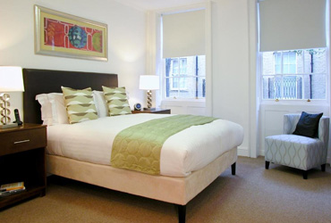 Spacious bedroom at Kings Wardrobe Serviced Apartments in London