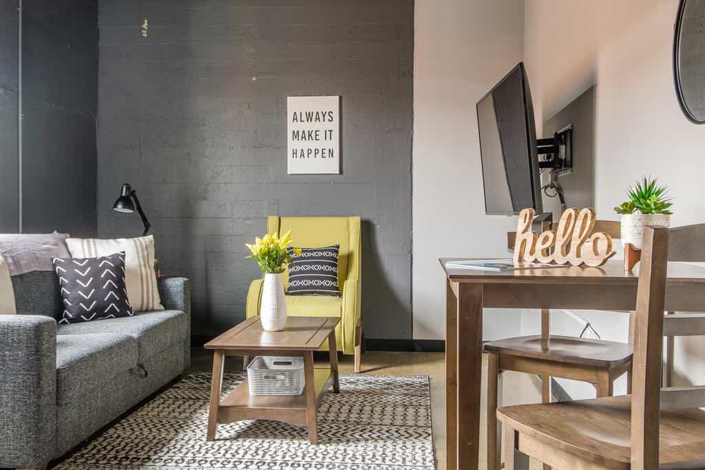 Bright Strip District Apts with Wifi by Frontdesk