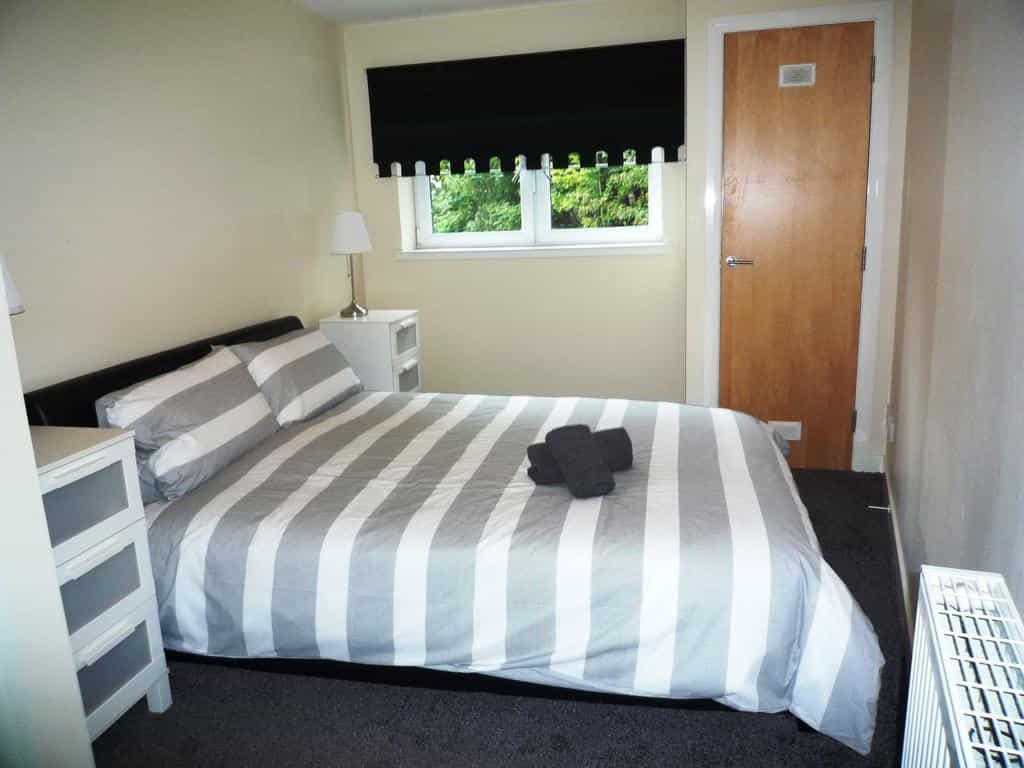Paisley Central 6