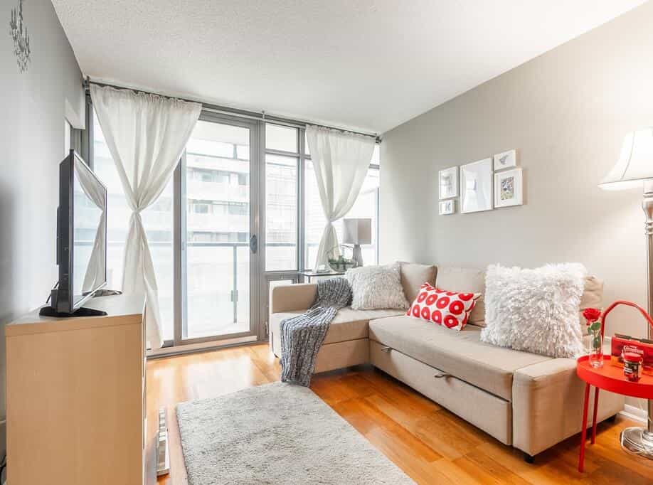 Breathtaking 2BR Condo Downtown with Free Parking