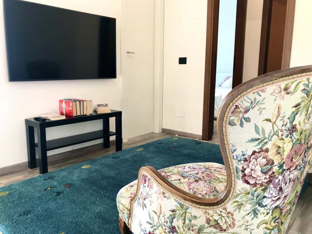 Cozy and comfy 2 bedroom apartment in Milan