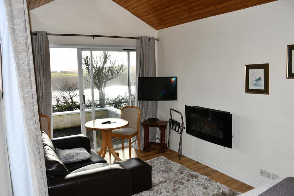 Rocklands Cottage 3