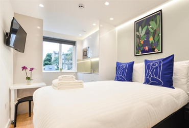 Bedroom at Earls Court West Serviced Apartments in London
