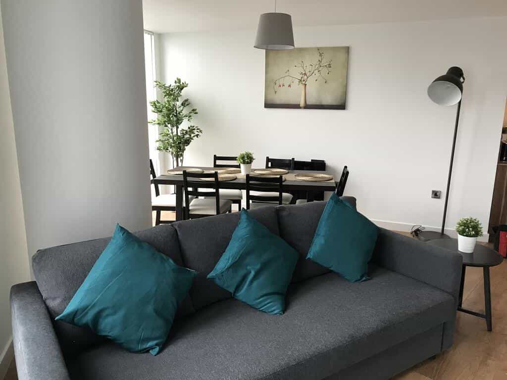 12th Floor 2 bed city centre apartment with parking