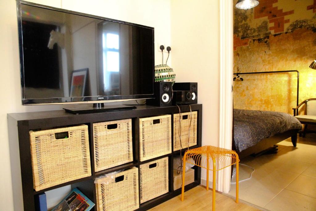 Home Hong 6