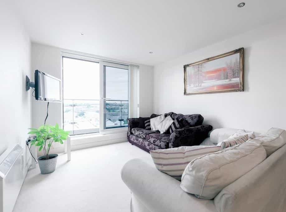 Chelsea / Imperial Wharf - Bright, modern, sunset view apartment