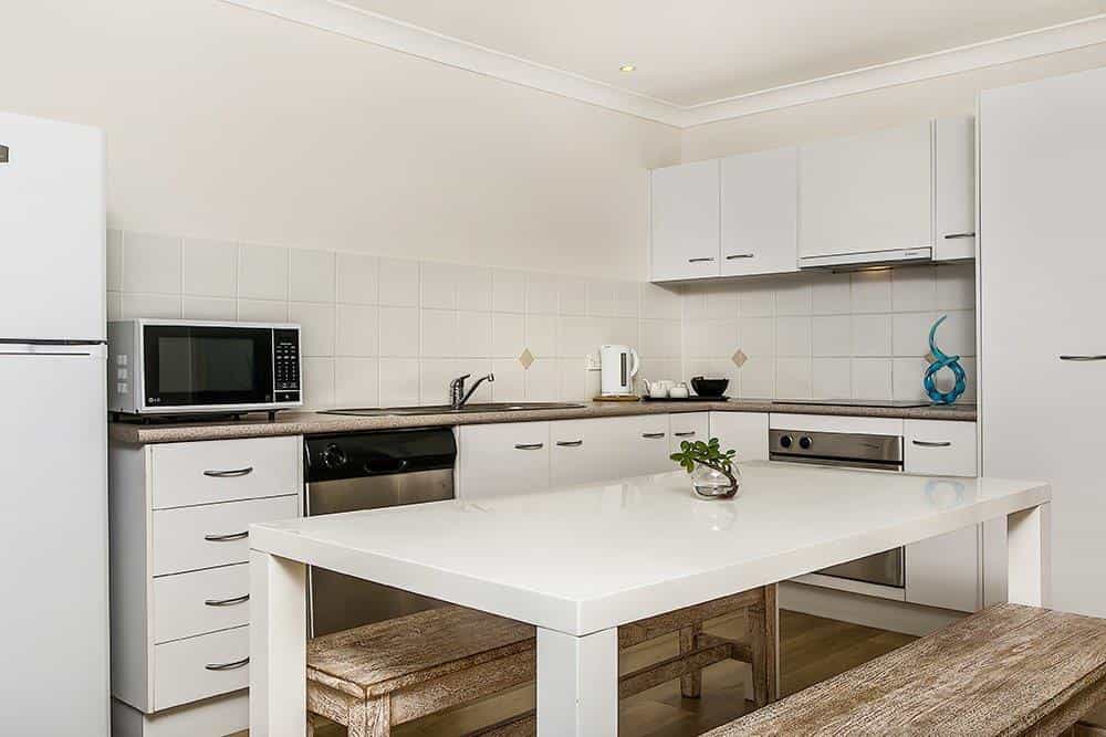Byron Lakeside 5
