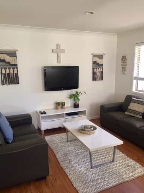Byron Lakeside 6