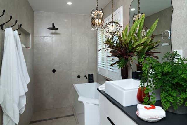 Byron Lakeside 4