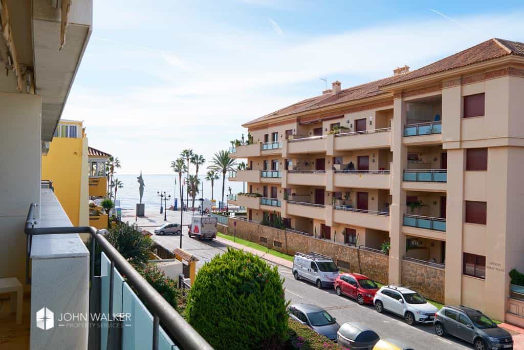 Las Petunias, San Pedro Beach