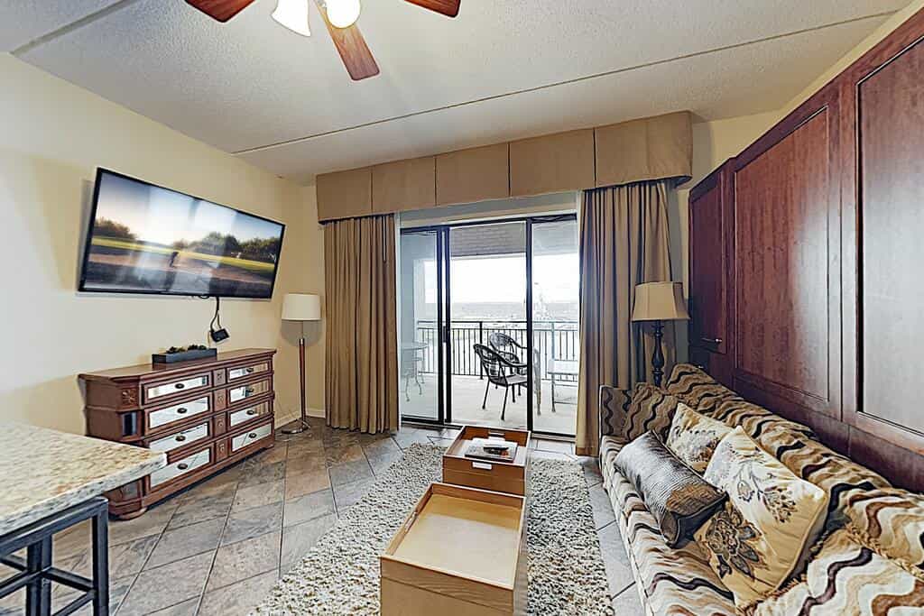 New Listing! 9th-Floor River-View Condo w/ Balcony condo