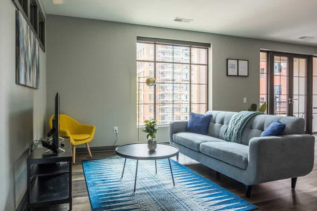 1BR Loft and 2BR Apt in Downtown by Frontdesk