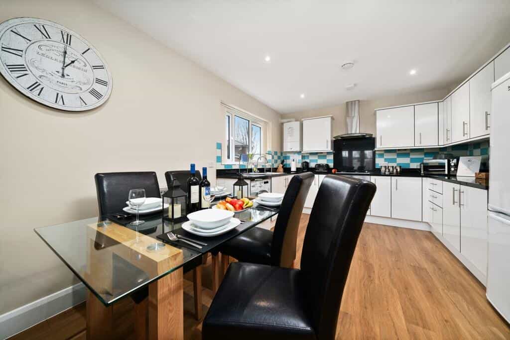 London Heathrow Living Serviced Apartments by Ferndale