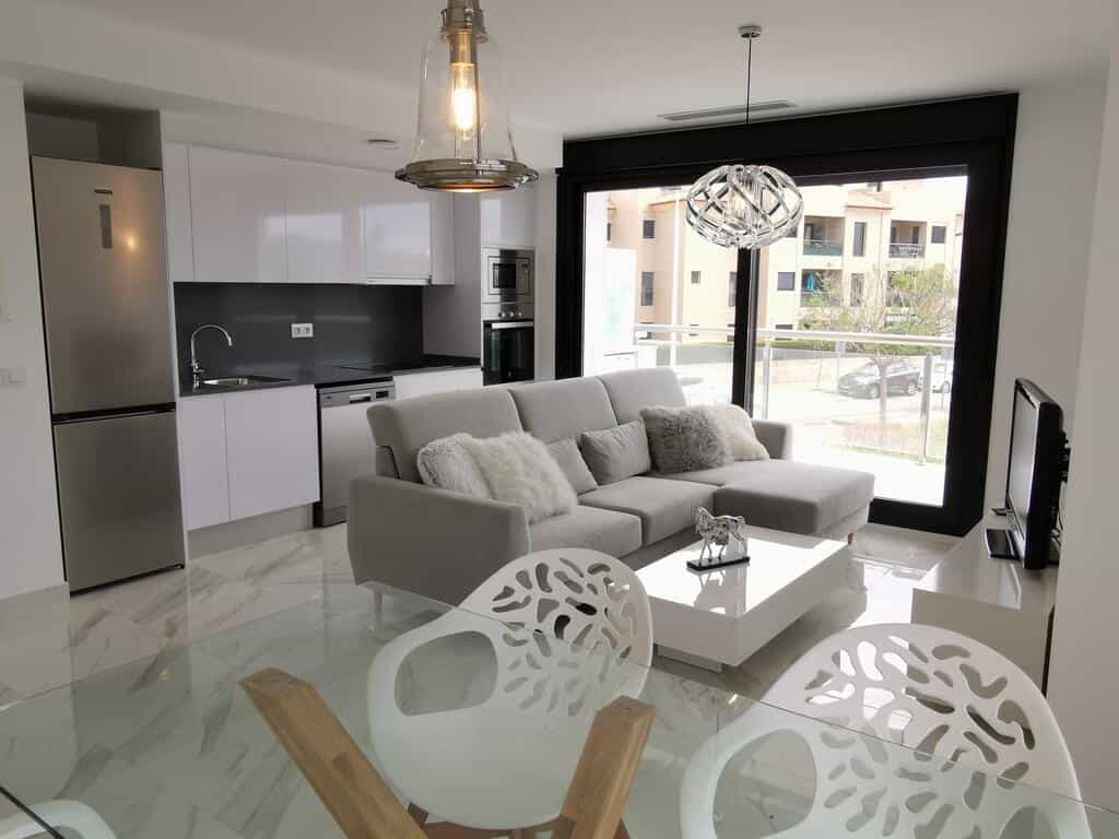 Luxury Apartment 6