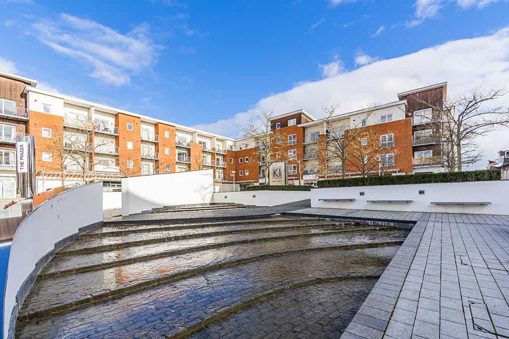 Merrick House Apartments - Two Bedroom Balcony Apartments