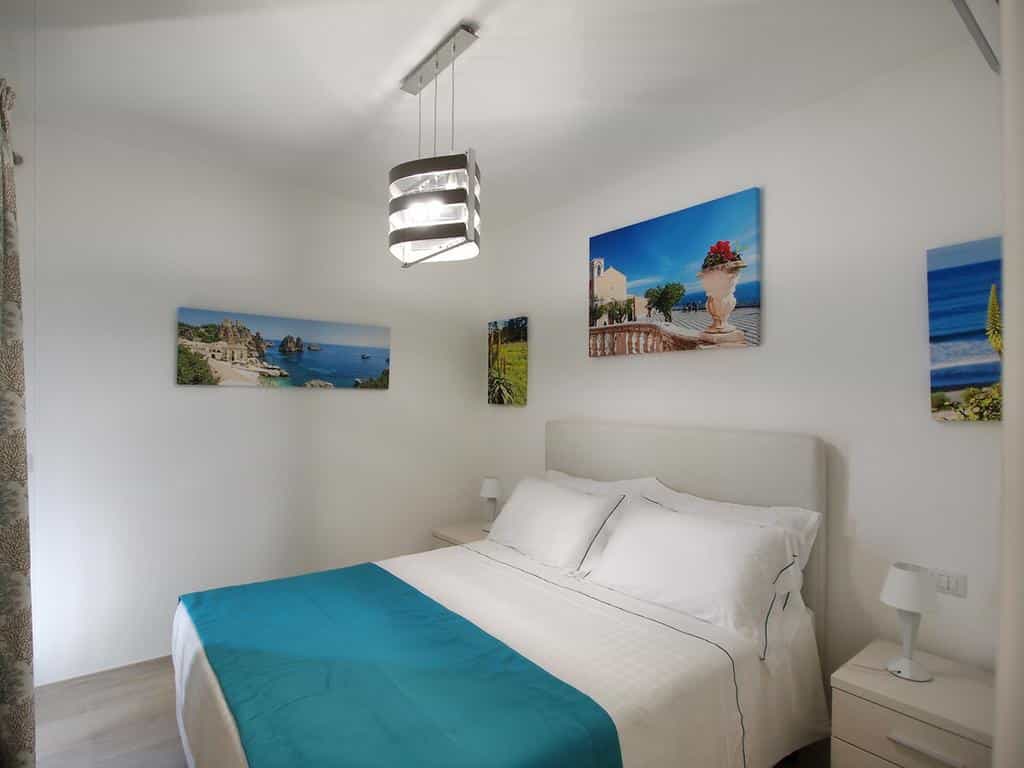 Taormina Apartment 6