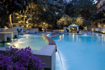 Swimming Pool at Shangri-La Apartments in Singapore