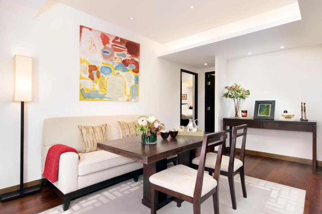 Shama Central 8