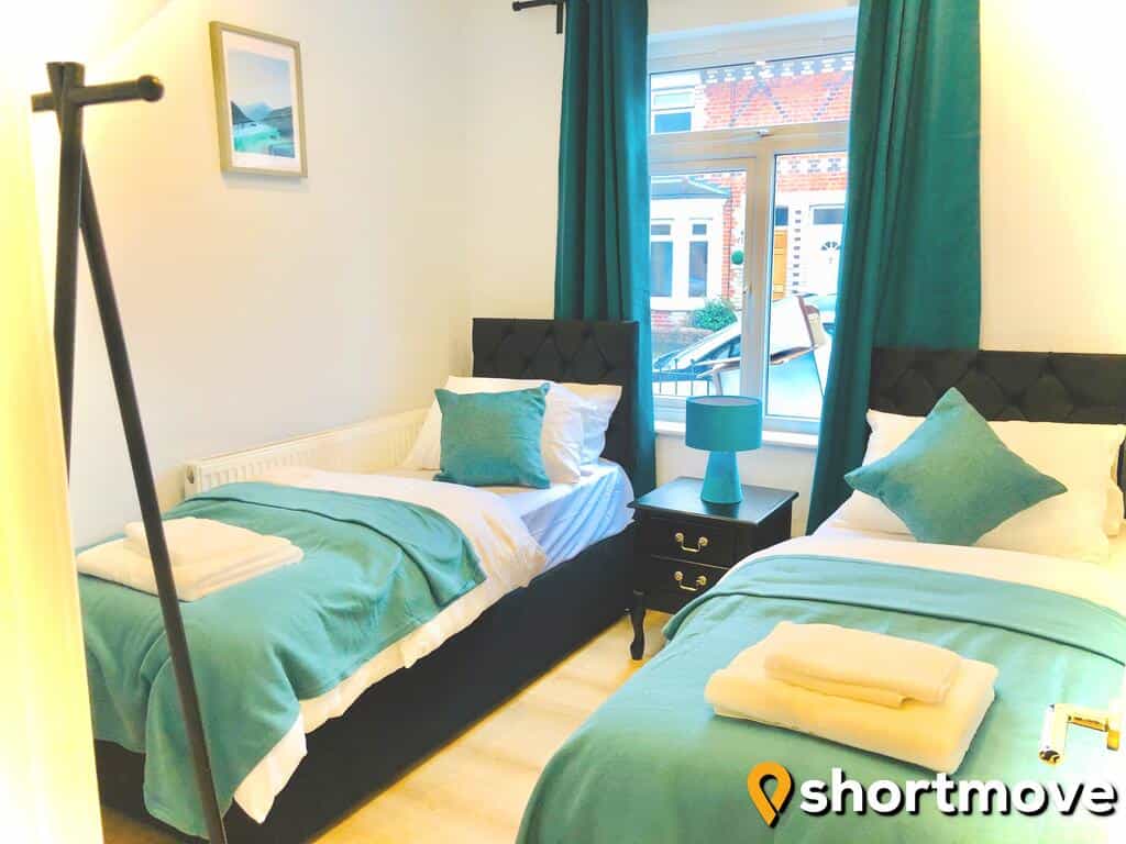 Shortmove Sleeps 3