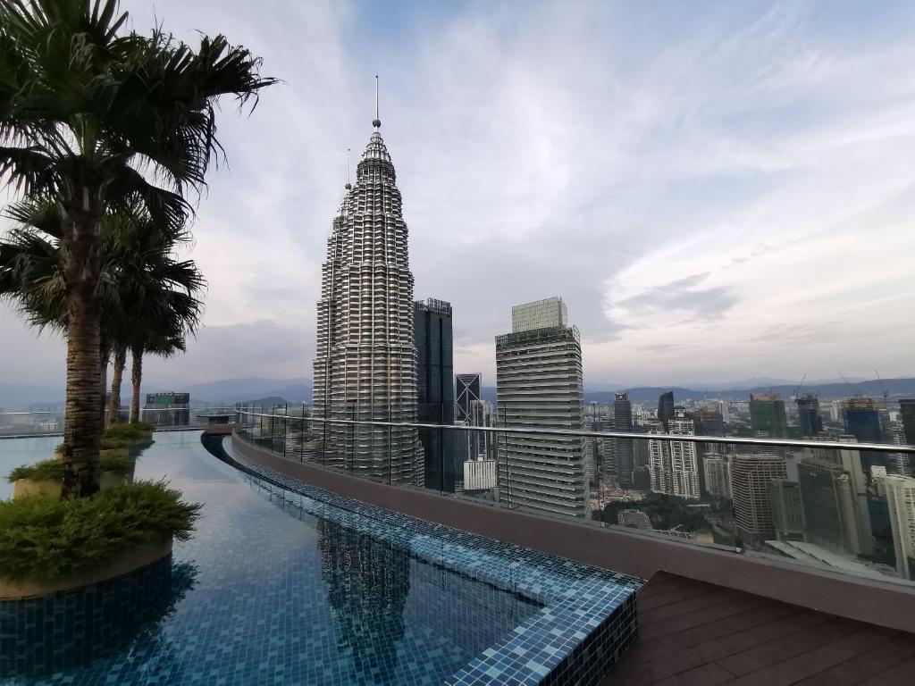 SKY SUITES @ KLCC with spectacular KLCC