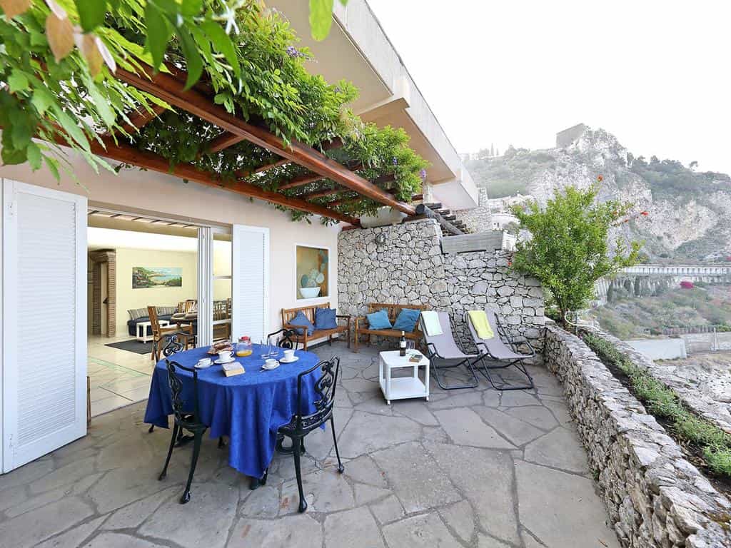 Taormina Apartment 4