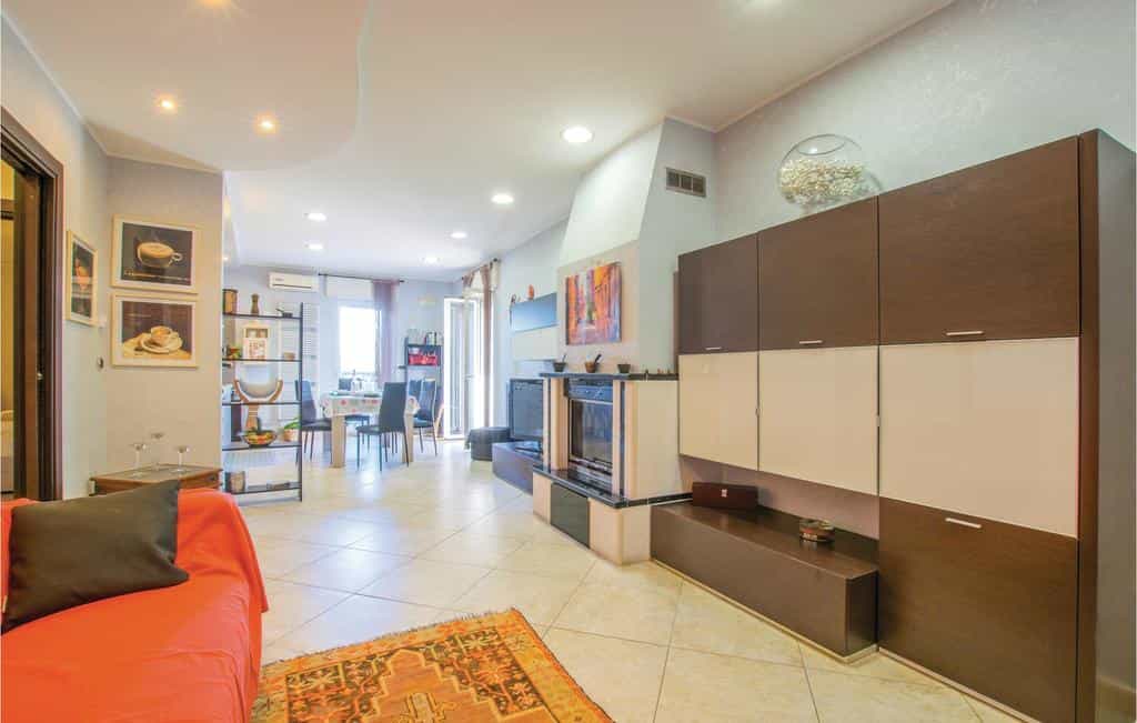Three-Bedroom Apartment in Bari