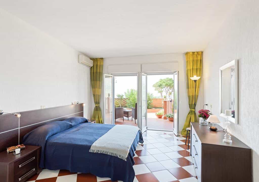 Taormina Apartment 5