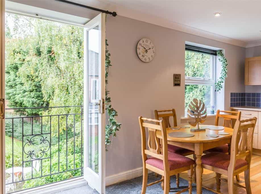 Trent Bridge 5* Garden Apartment with Free Parking