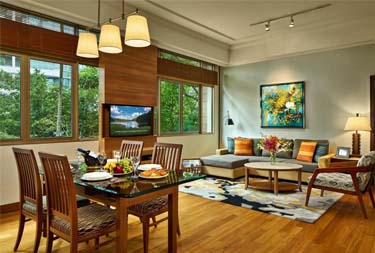 Living Hall and Dining table at Treetops Treetops Executive Residences, Singapore