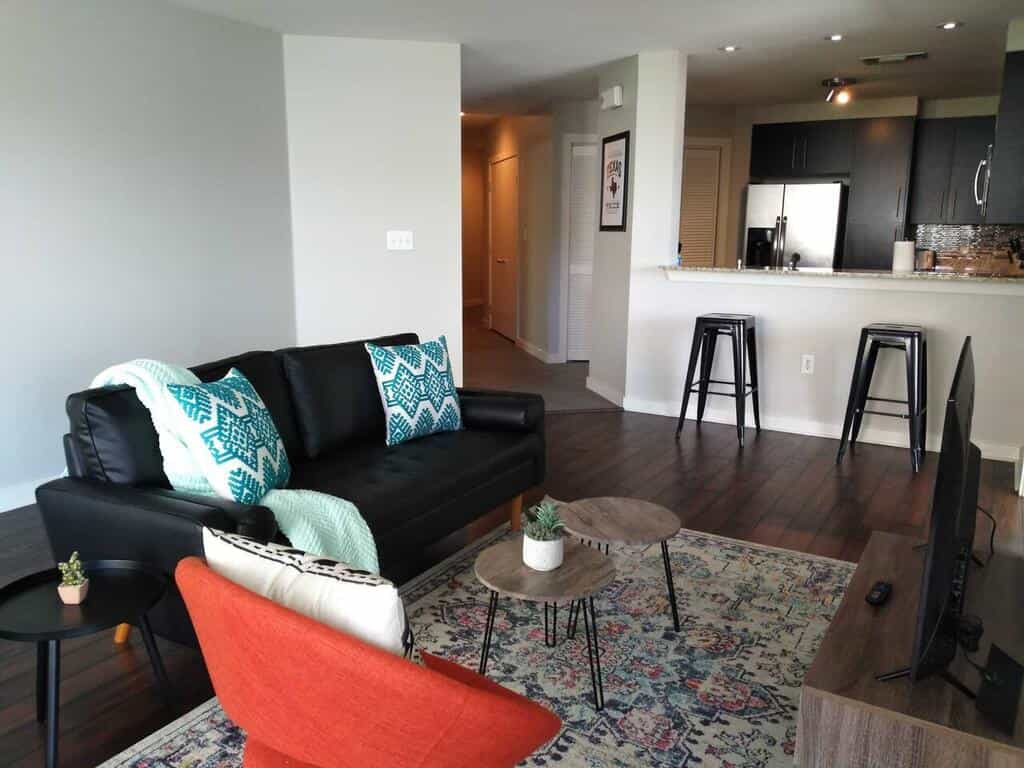 Upscale 2br 5