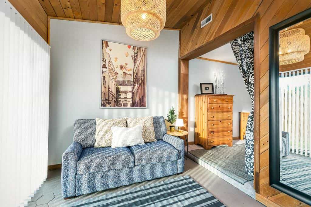 Urban Cabin 1