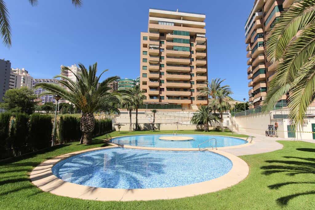 Veremar apartment, large pool, gardens, sunny and walking to the beach of La Cala