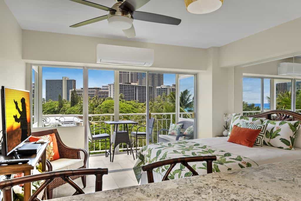 Waikiki Shore 515 Beachfront & Upgrade