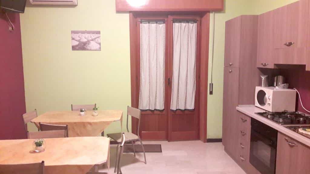 Apartment with 3 bedrooms in Trapani with balcony and WiFi 5 km from the beach