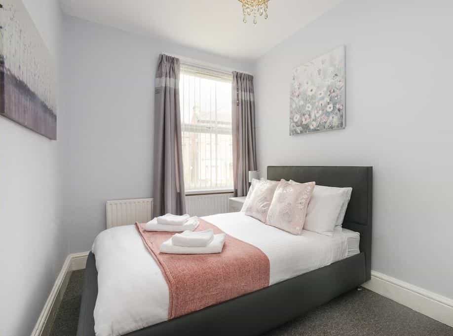 Woodborough Appartments, Stylish and Spacious with Free Parking